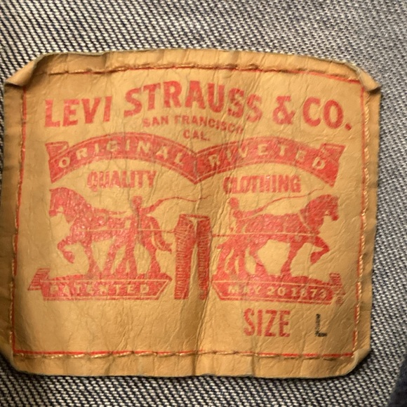 Levi's jean jacket unisex size Large - Picture 2 of 9